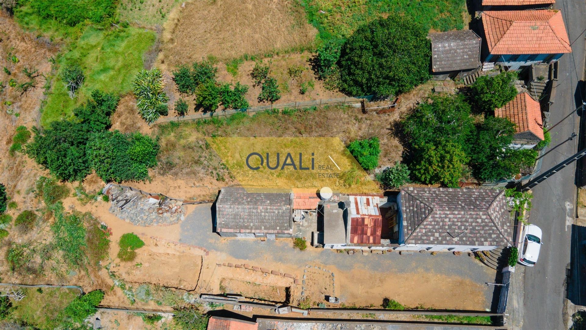 Rustic house with Palheiro in Maloeira, Fajã da Ovelha, Calheta