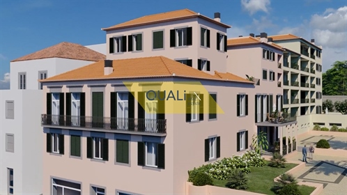 3 Bedroom plus 1 Apartment in Carmo, Funchal