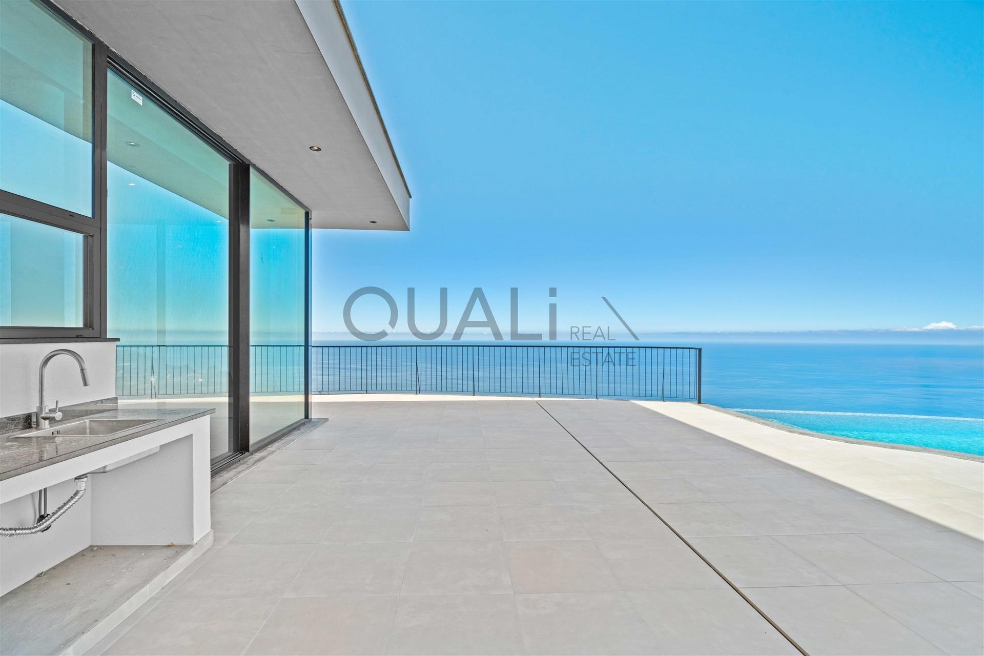 Modern villa with sea views and infinity pool in Fajã da Ovelha, Calheta
