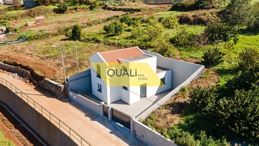 Villa met 2 slaapkamers in Maloeira, Fajã da Ovelha