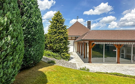 Purchase: Luxury property (90100)