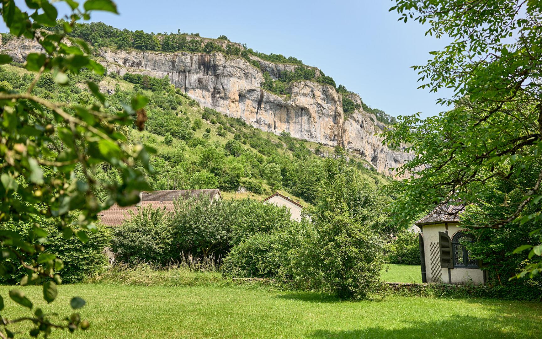Purchase: Luxury property (39570)