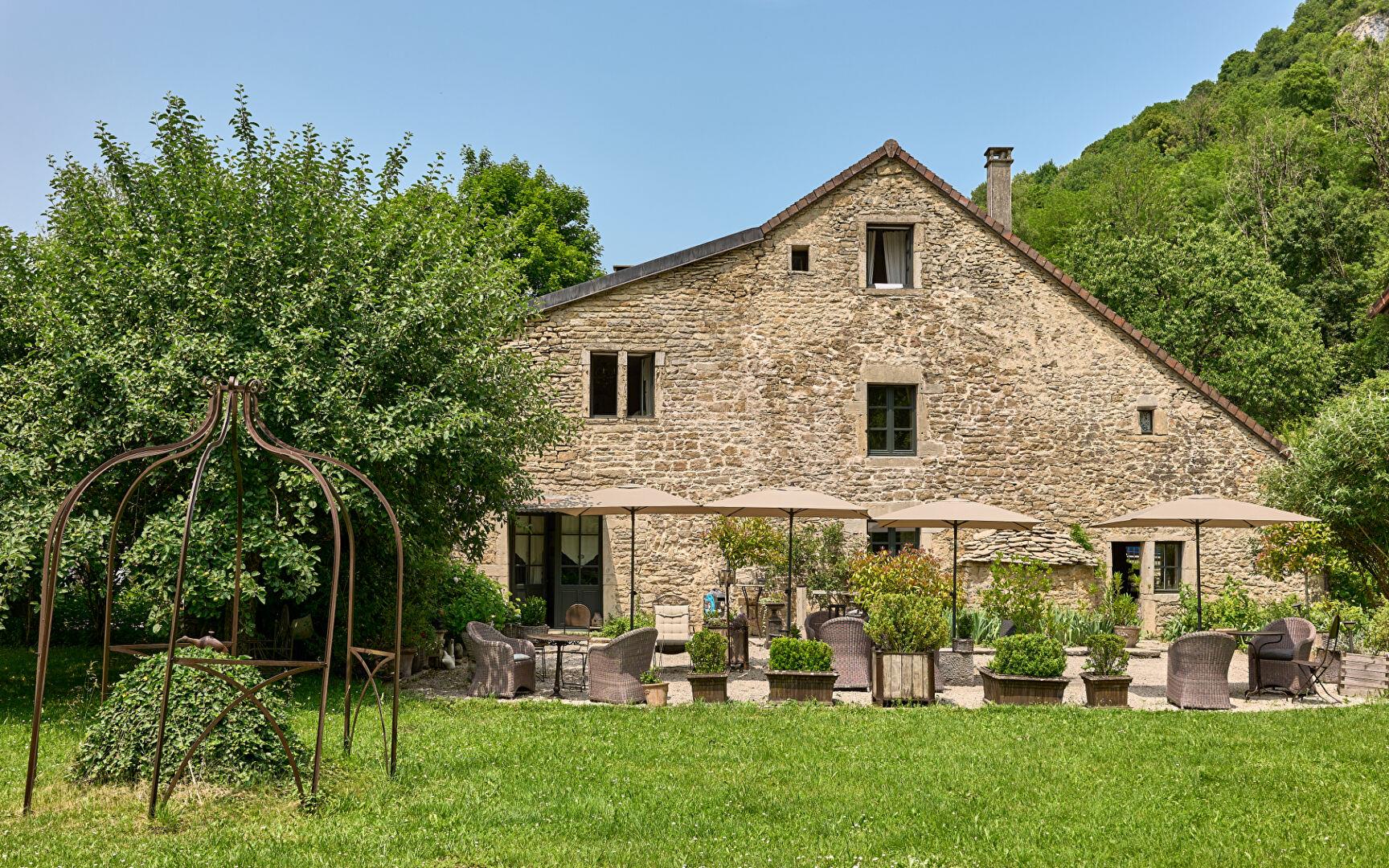 Purchase: Luxury property (39570)
