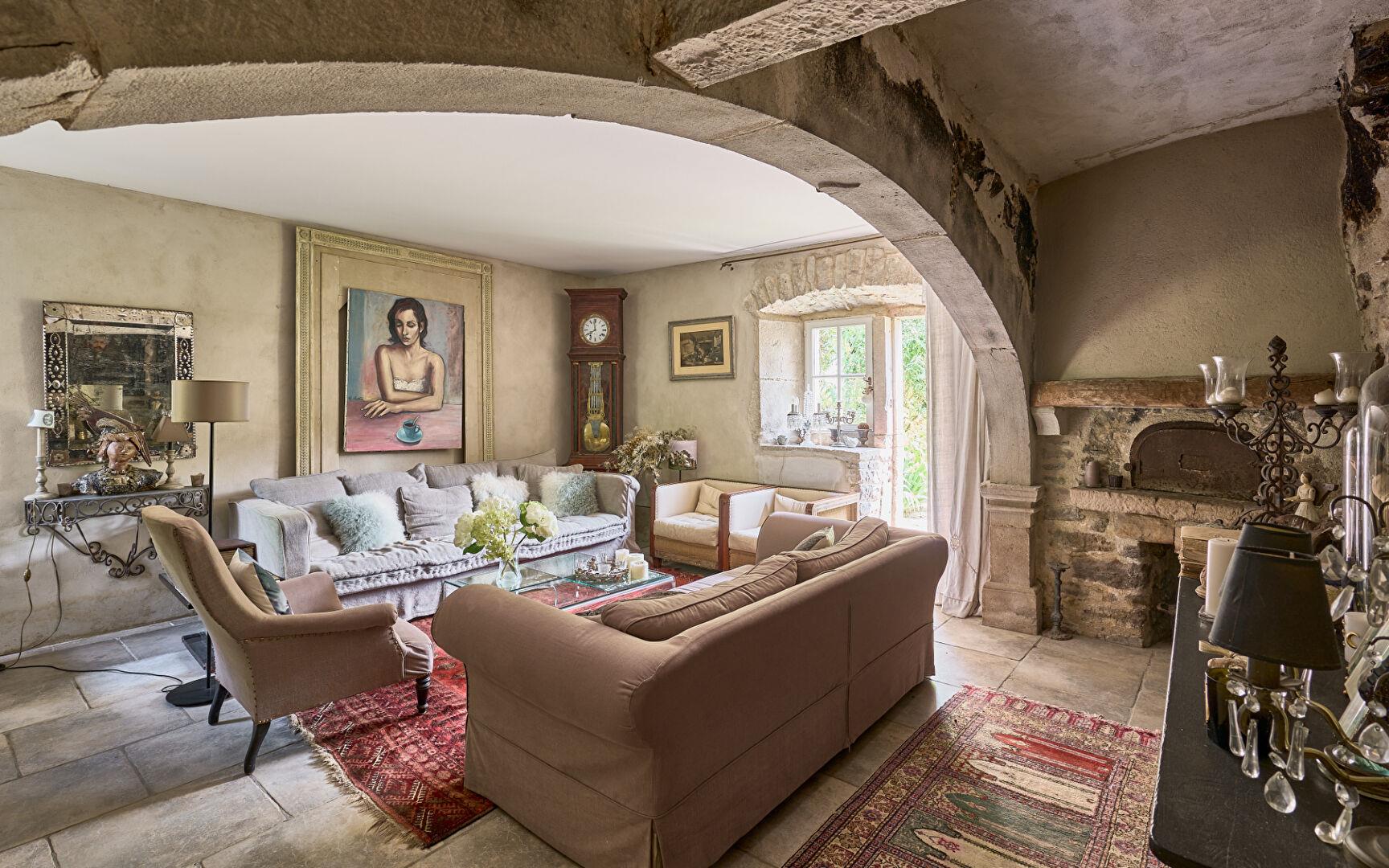 Purchase: Luxury property (39570)