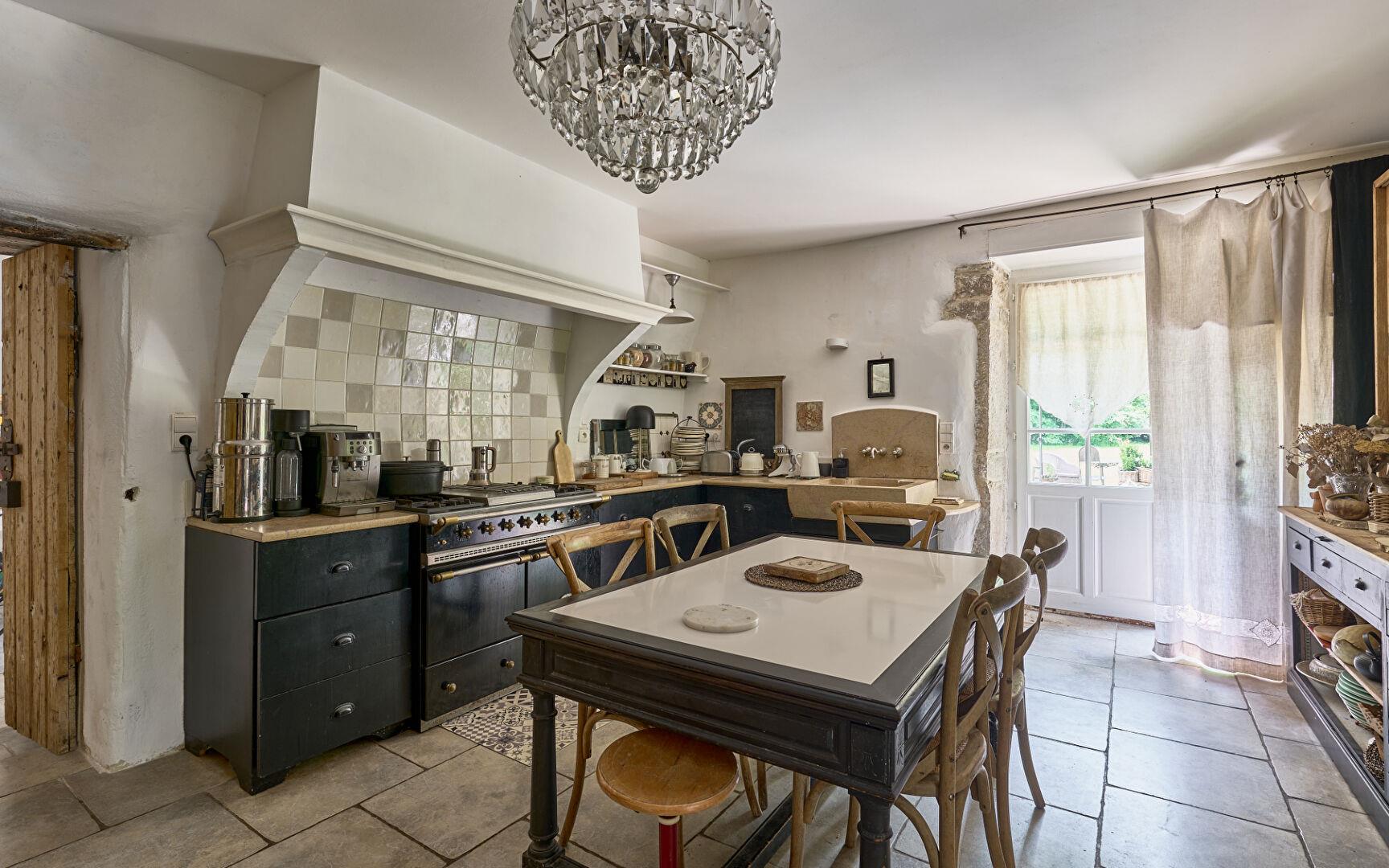 Purchase: Luxury property (39570)
