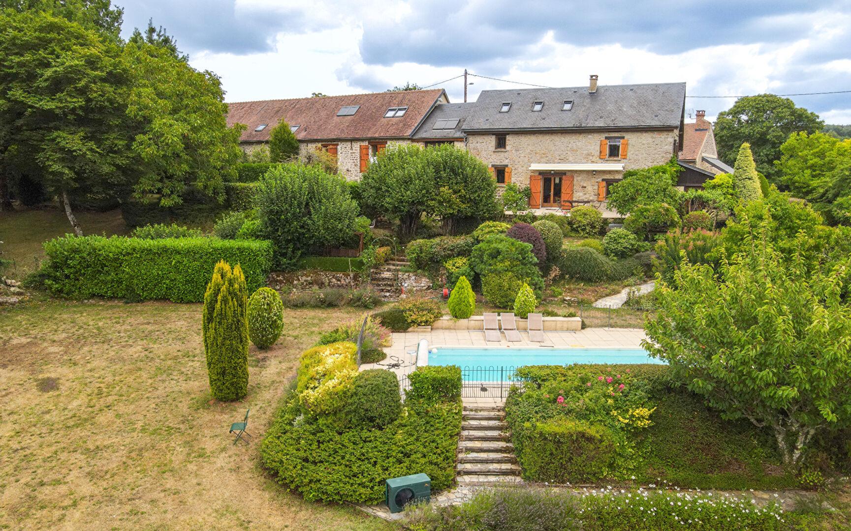 Maison de campagne avec piscine dans le Morvan