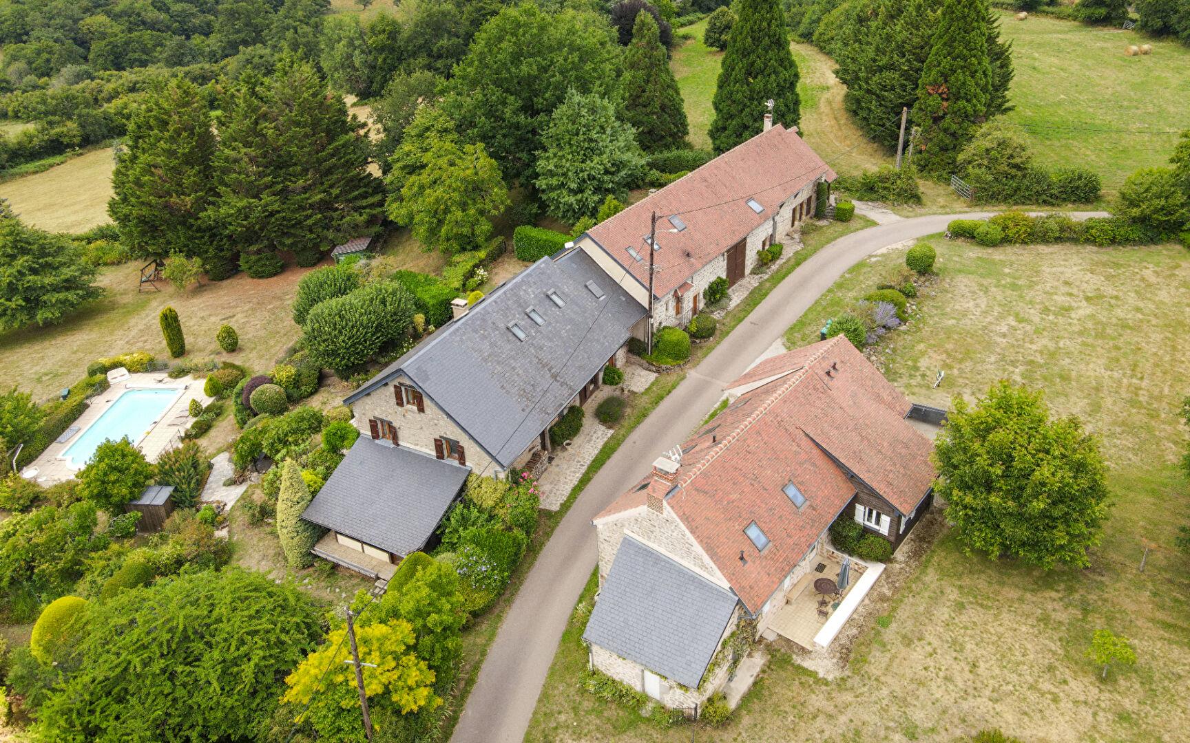 Maison de campagne avec piscine dans le Morvan