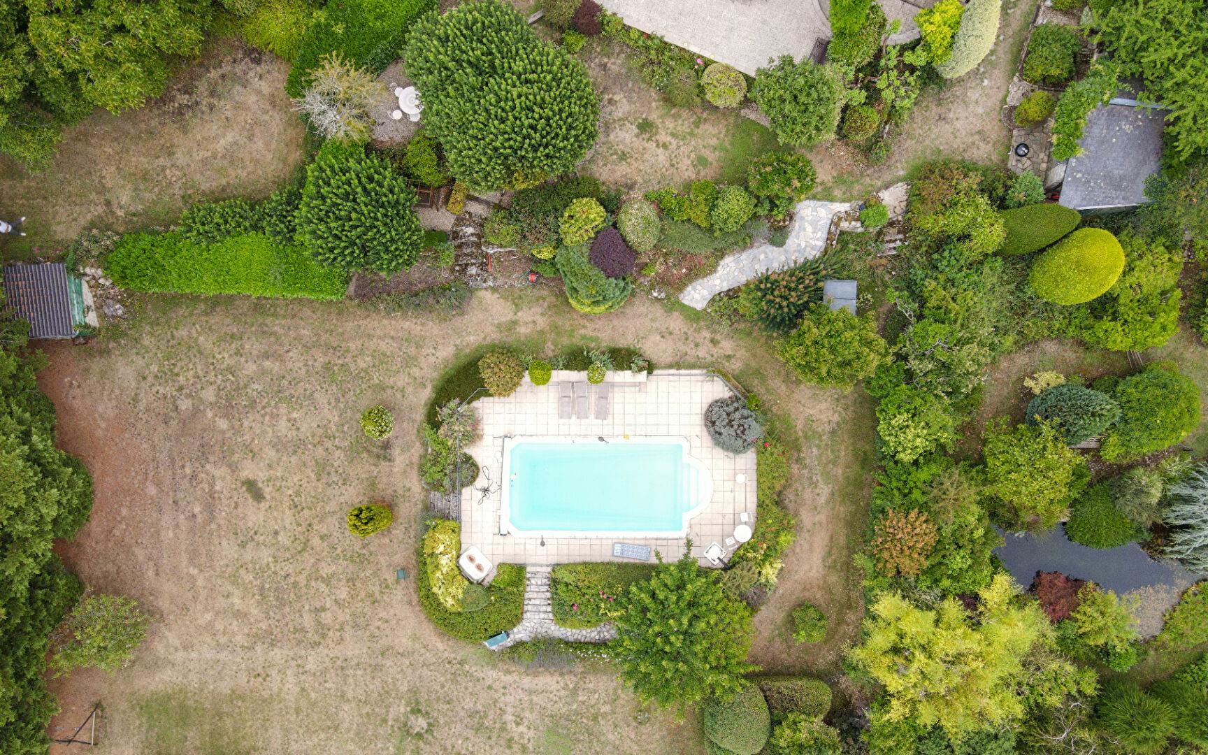 Maison de campagne avec piscine dans le Morvan