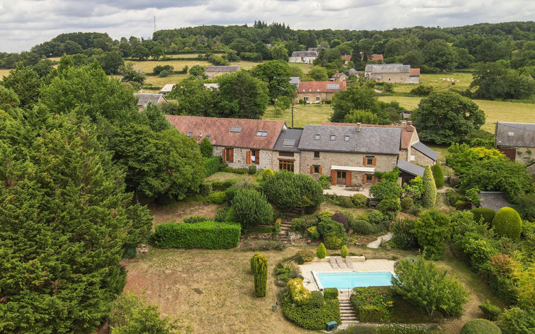 Maison de campagne avec piscine dans le Morvan