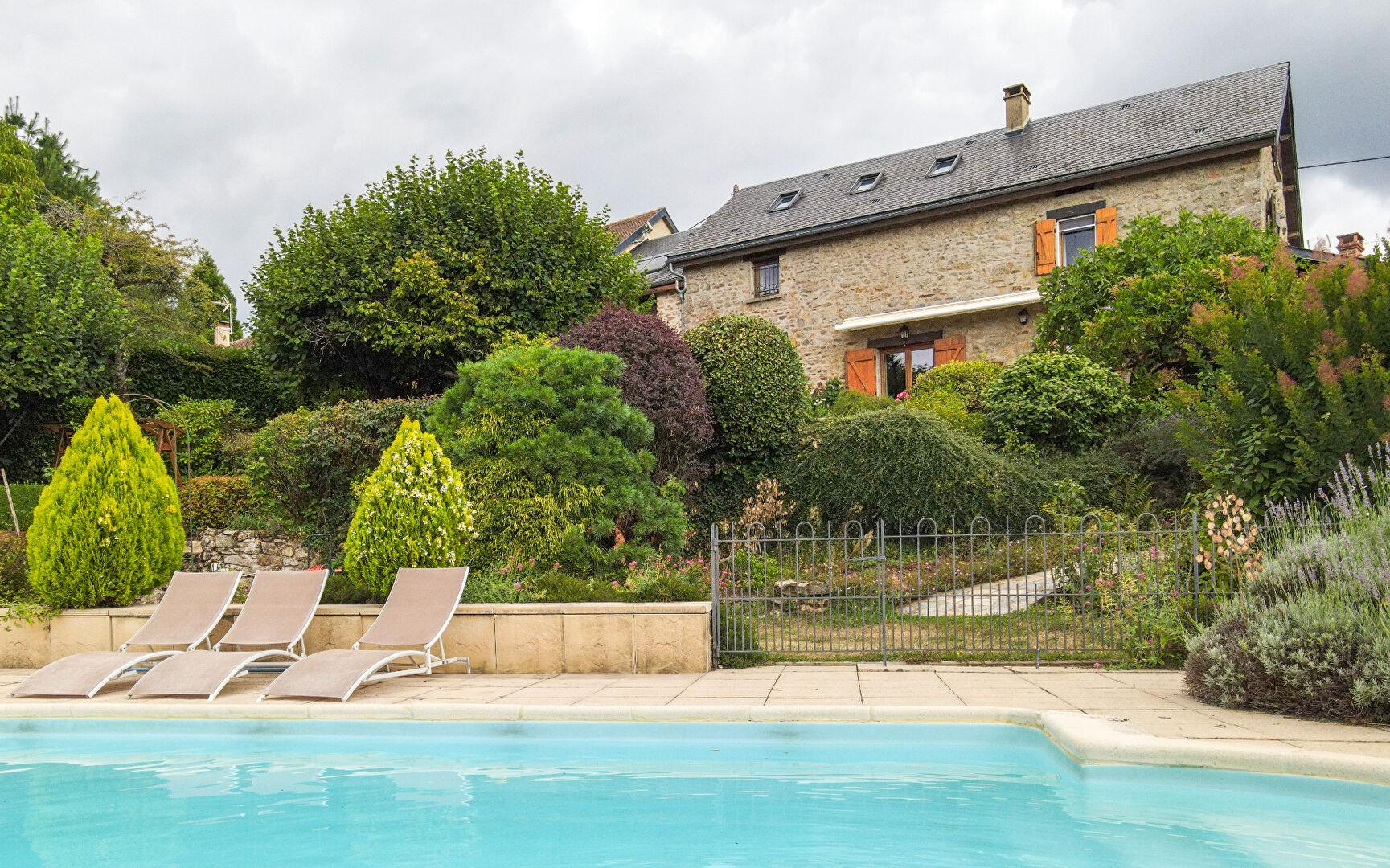 Maison de campagne avec piscine dans le Morvan