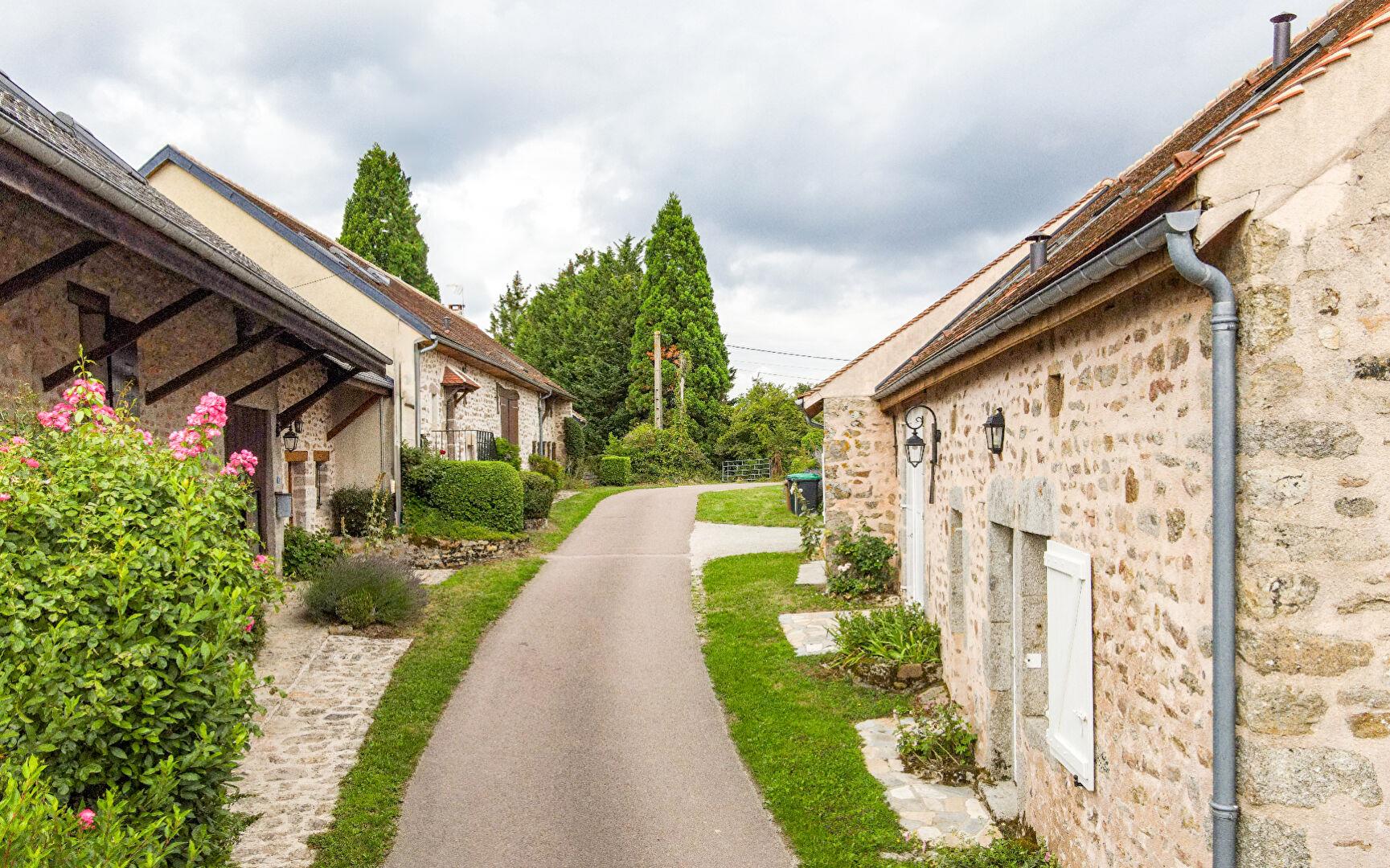 Maison de campagne avec piscine dans le Morvan