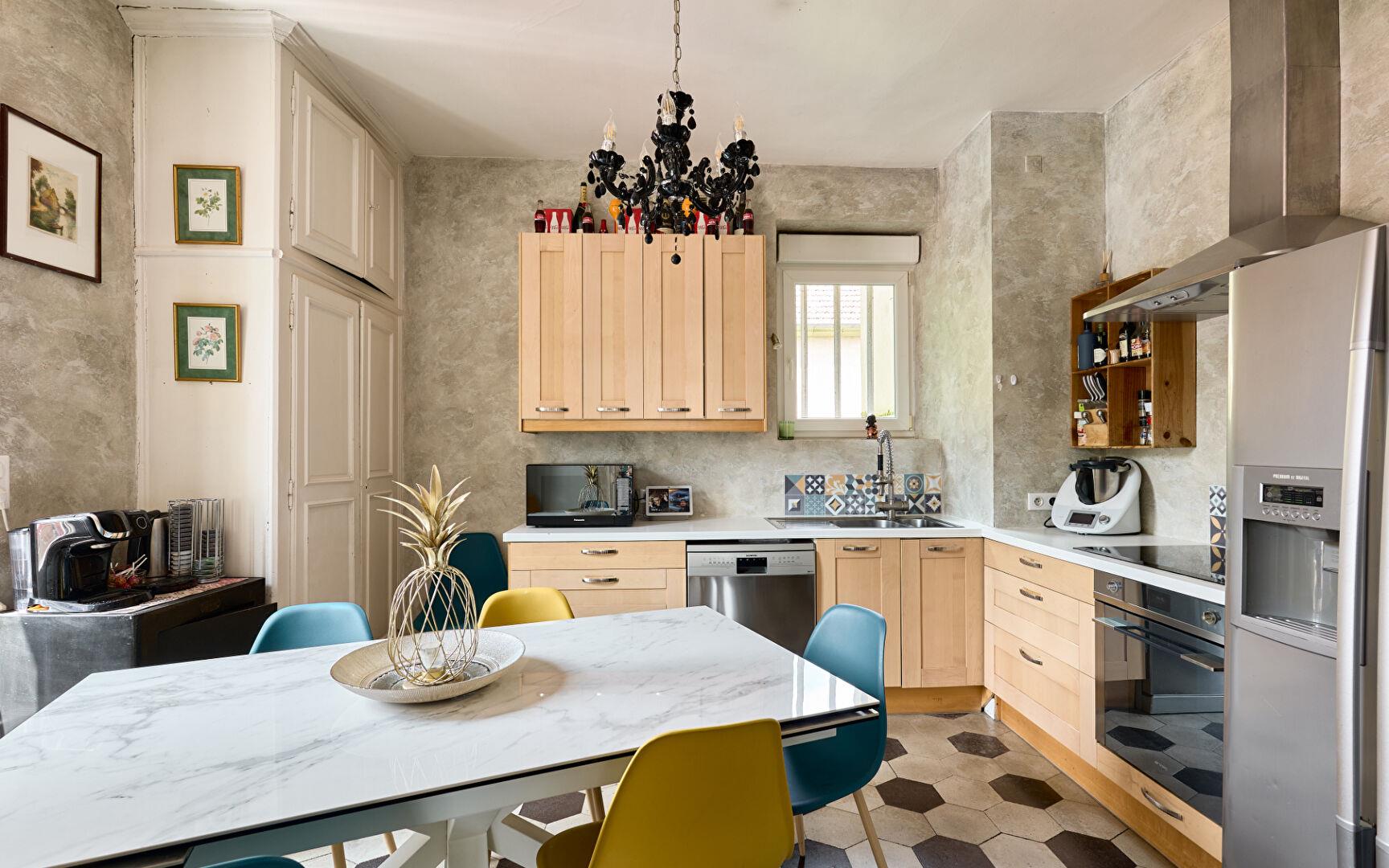 Purchase: House (70300)