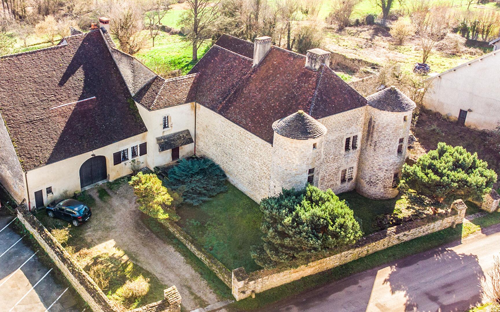 La Maison du Bailly - Demeure de prestige Etrabonne