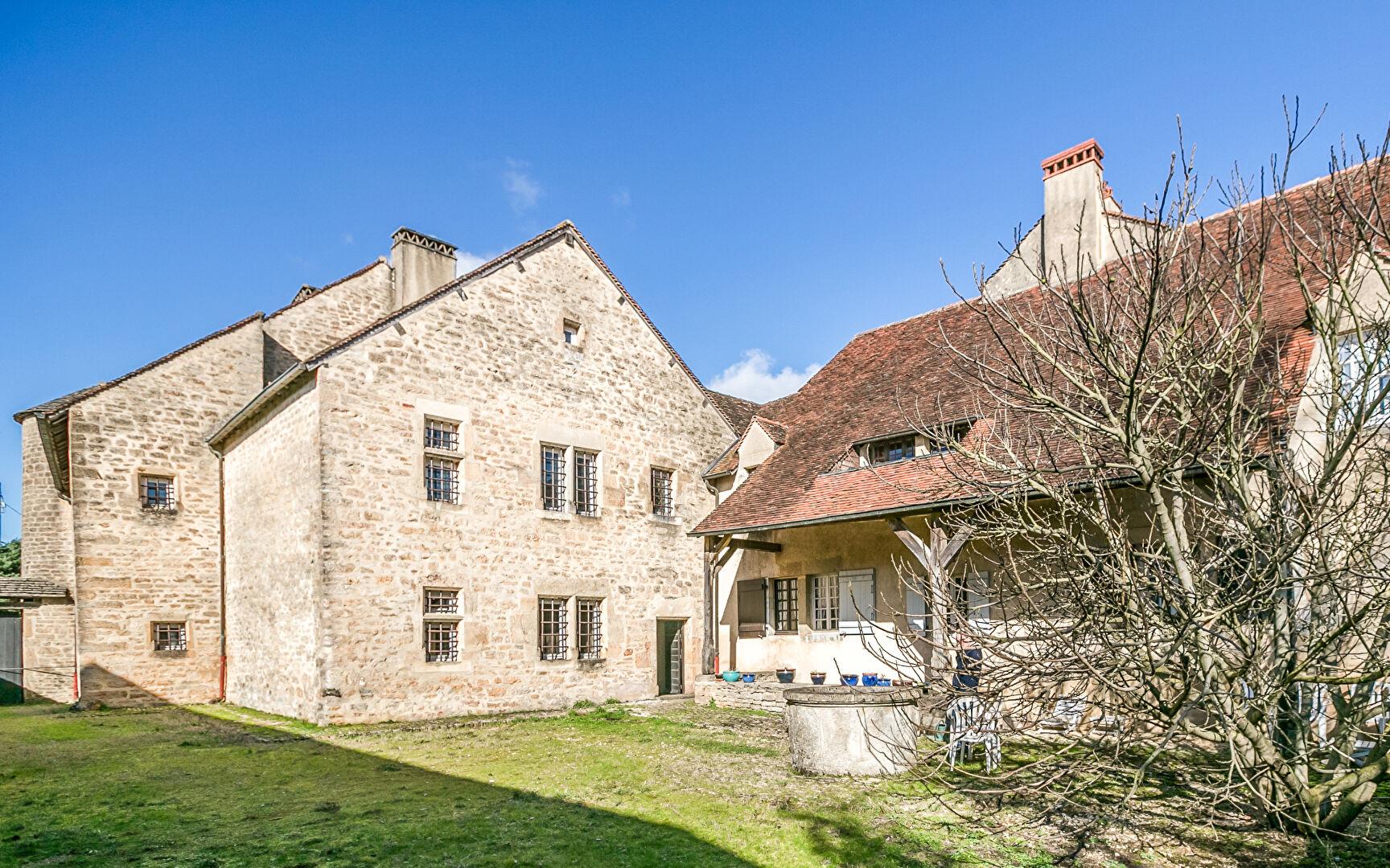 La Maison du Bailly - Demeure de prestige Etrabonne