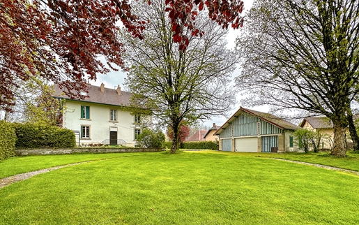 Maison de Maître à proximité du Lac Saint-Point - La Riviere Drugeon