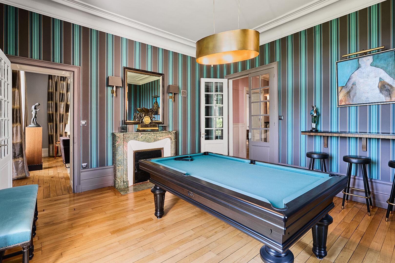 Prestigious villa on the heights of Vesoul