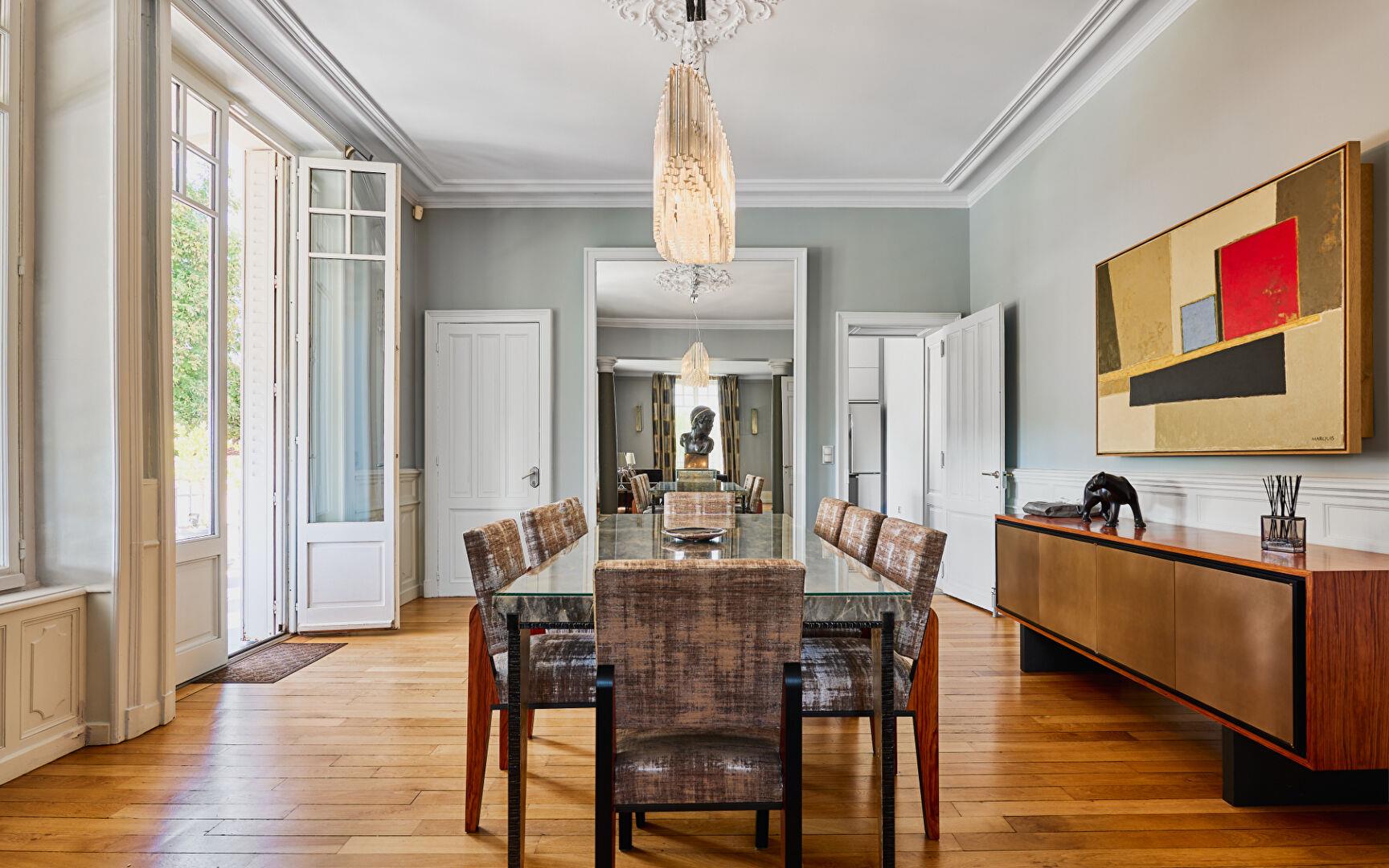 Prestigious villa on the heights of Vesoul