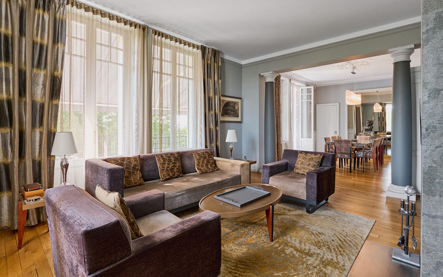 Prestigious villa on the heights of Vesoul