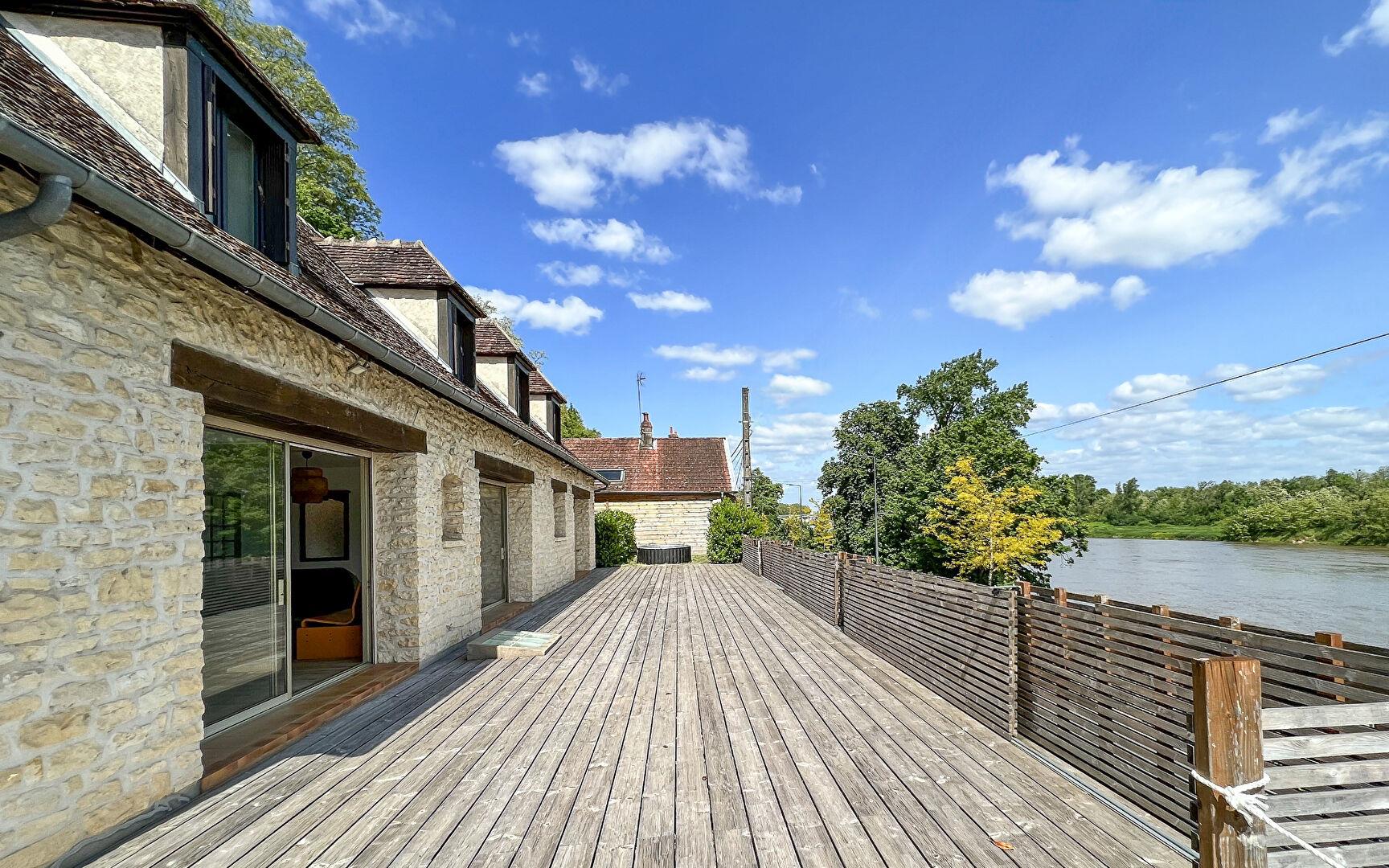 Volumes Et Vue En Bord De Loire