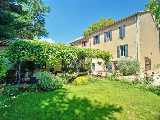 Authentique Maison En Pierres Avec Dependances, Jardin Et Piscine