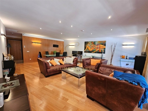 Grand appartement orienté sud avec piscine et proche de la plage à Lagos, Algarve, Portugal
