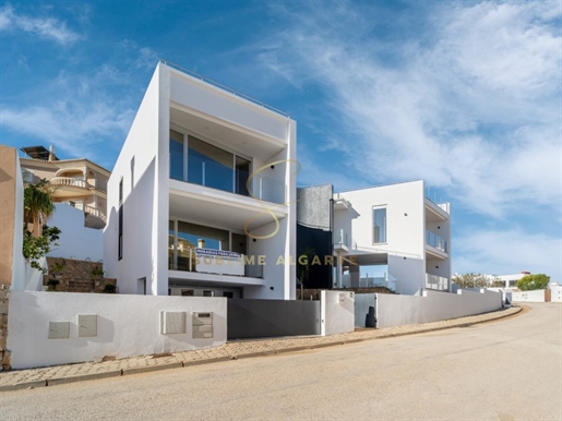 Villa T4 + 2 with pool in Lagos, Algarve, Portugal
