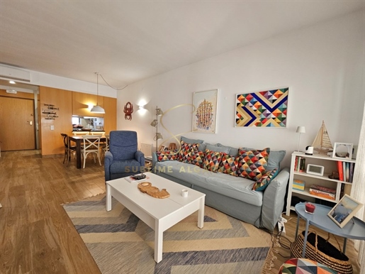 Appartement de 2 chambres entièrement rénové avec grand balcon à Lagos, Algarve, Portugal