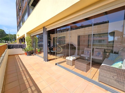 Appartement de 2 chambres entièrement rénové avec grand balcon à Lagos, Algarve, Portugal