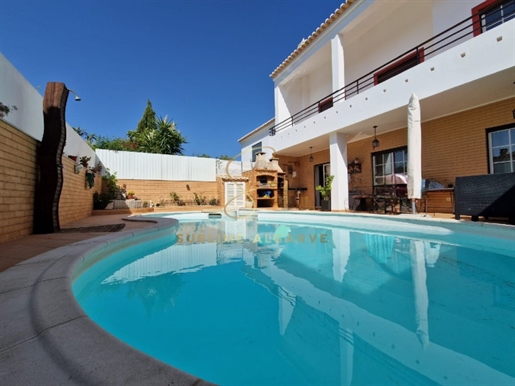 3 Bedroom Villa + 2 with pool in Sargaçal, Lagos, Algarve, Portugal
