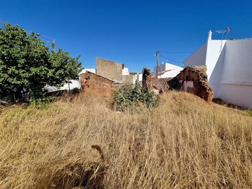 Terrain avec ruine pour la construction d'une maison, Bensafrim, Lagos, Algarve, Portugal