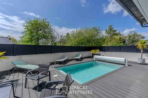 The pretty contemporary with heated swimming pool!