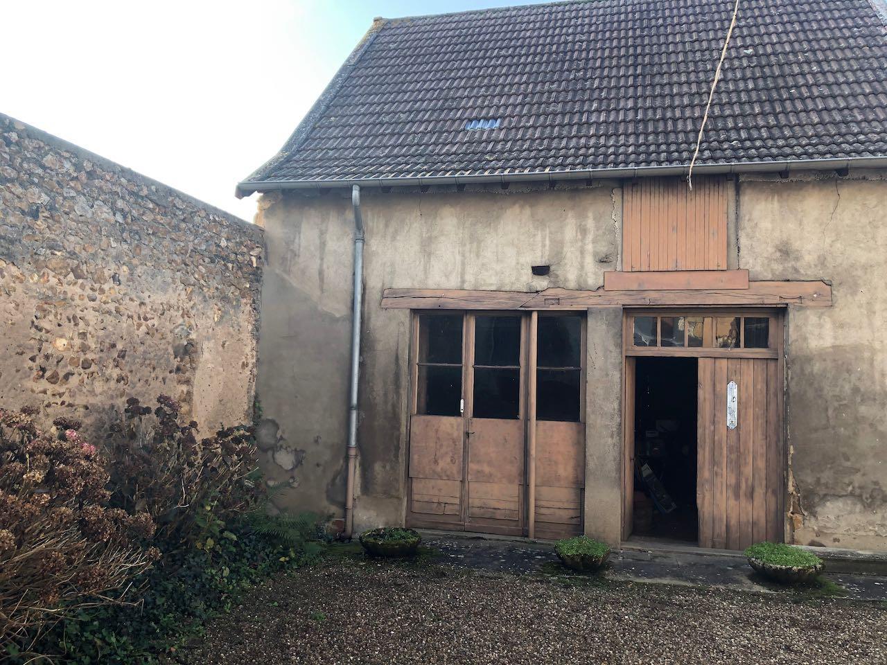 Investment property close to town centre and shops