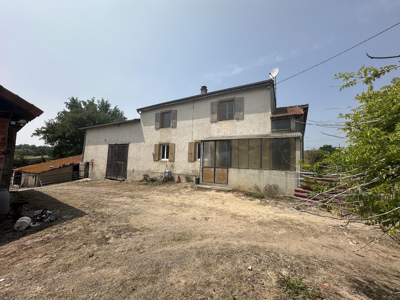Old farmhouse and outbuildings to renovate