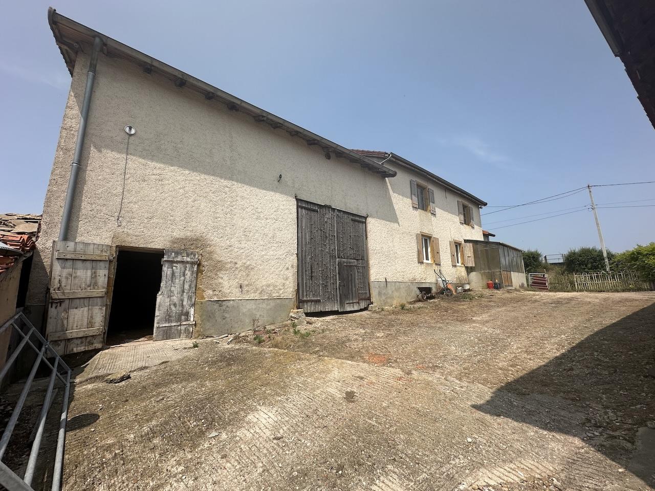 Old farmhouse and outbuildings to renovate