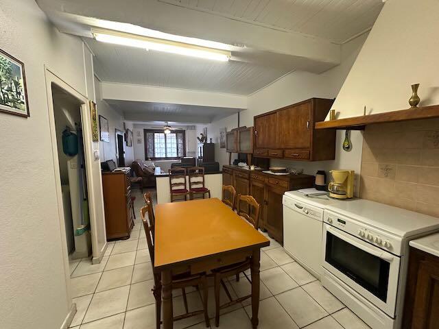 Casa A Schiera Vicino Ai Negozi