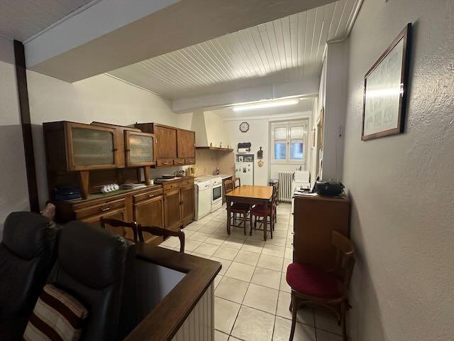 Casa A Schiera Vicino Ai Negozi