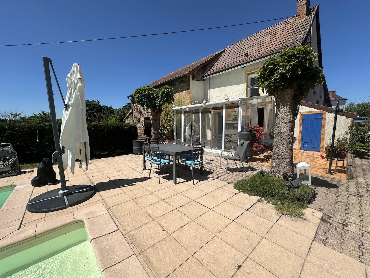 House with 107 m2 of living space. Good condition. Ideal holiday base.