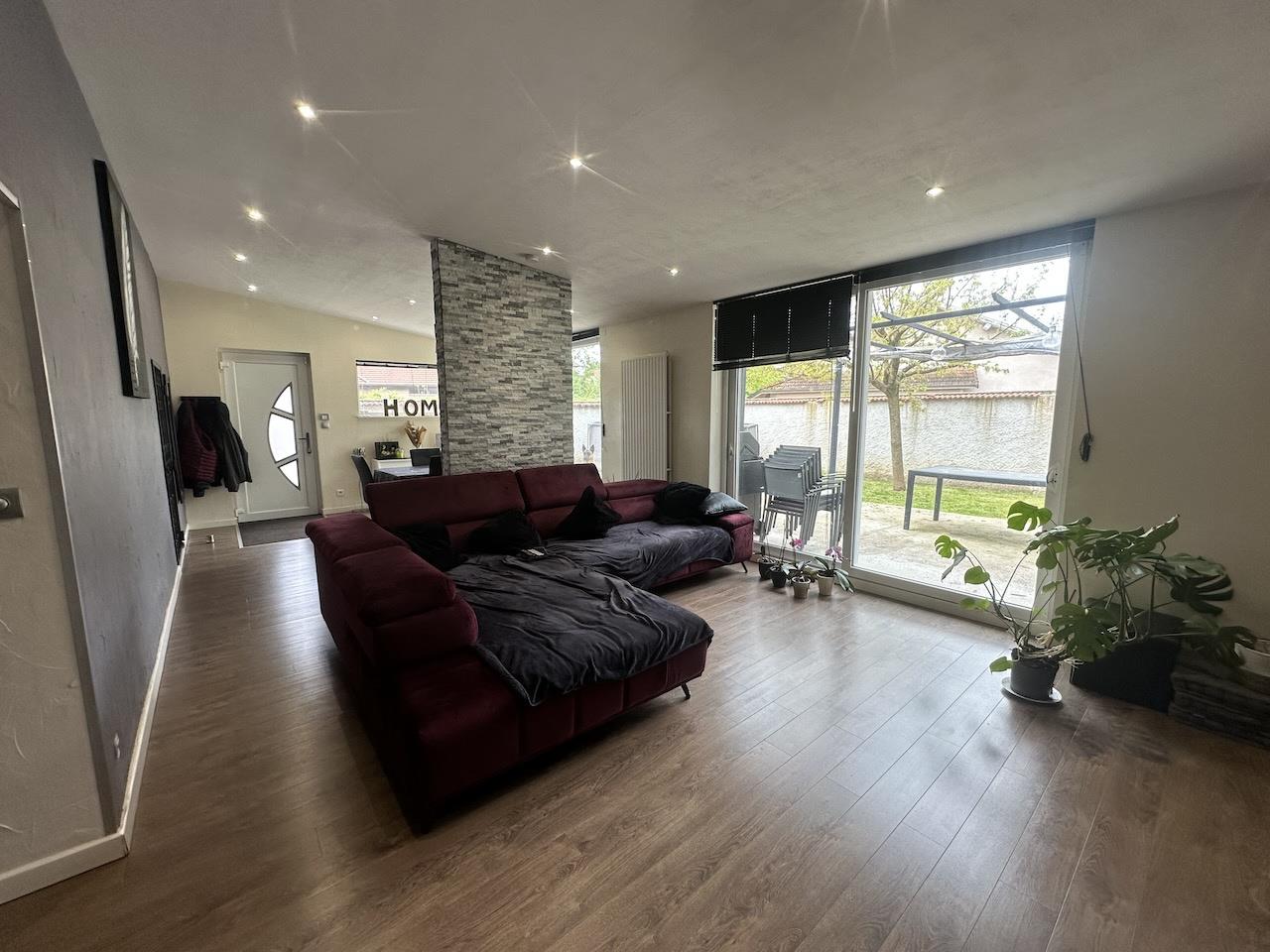 House Of 136M2 Living Area. Close To Amenities And Shops. Very Good Condition.