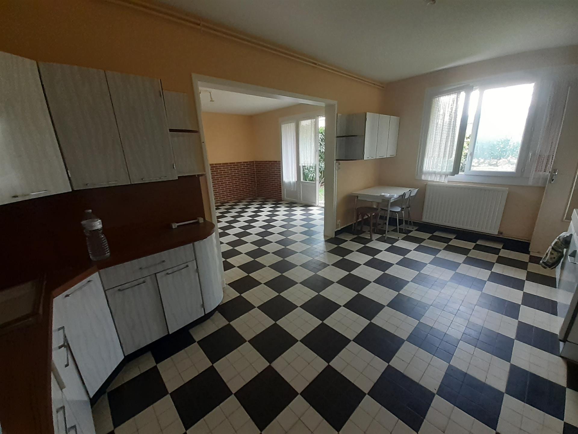 Old Vintage Gas Station, home near city center, ideal project.