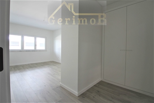 T3+1 new, on the 2th floor with elevator in Montijo