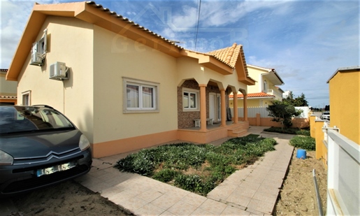 Detached house T3 Sell in Fernão Ferro,Seixal