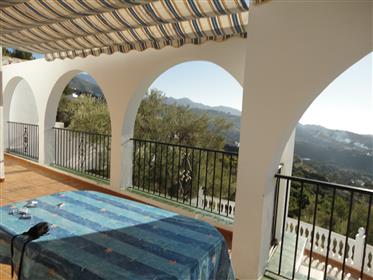 Villa Andalouse vue sur la mer et la montagne