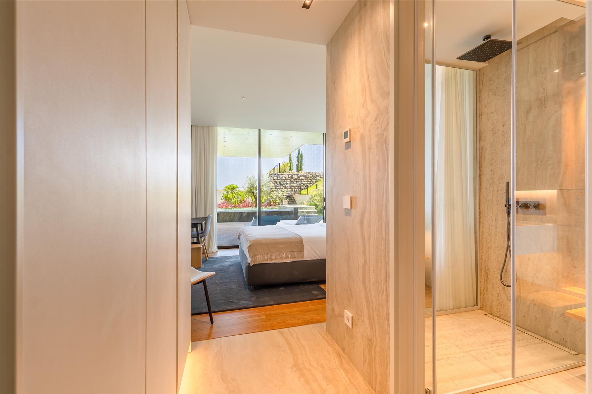 Savoy Residence Monumentalis - 3 bedroom Apartment with private swimming pool!