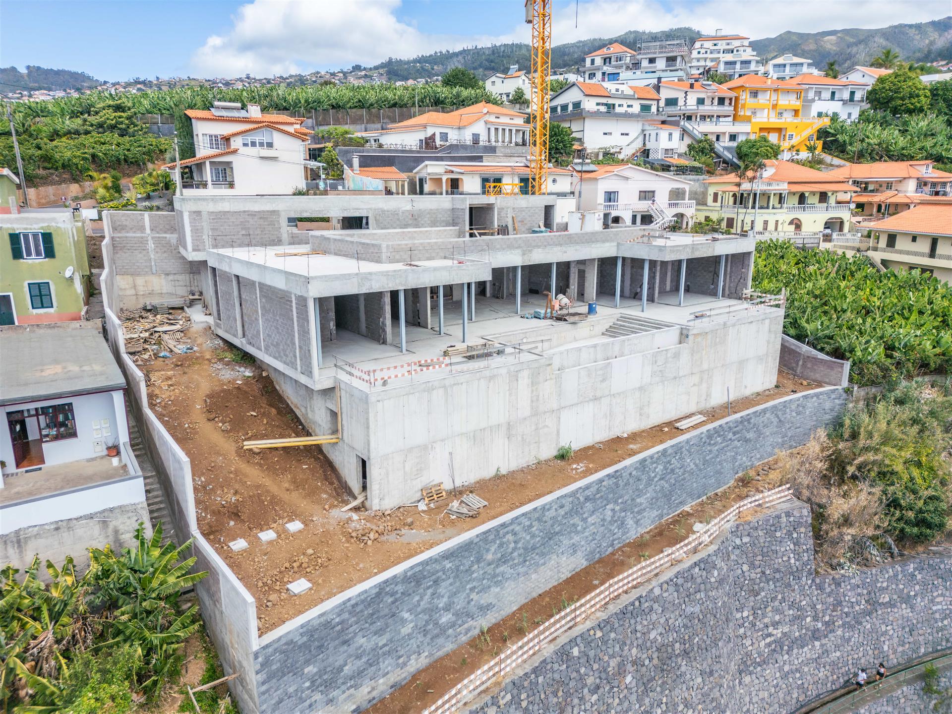 Luxury 3 bedroom villa with private pool in Calheta!