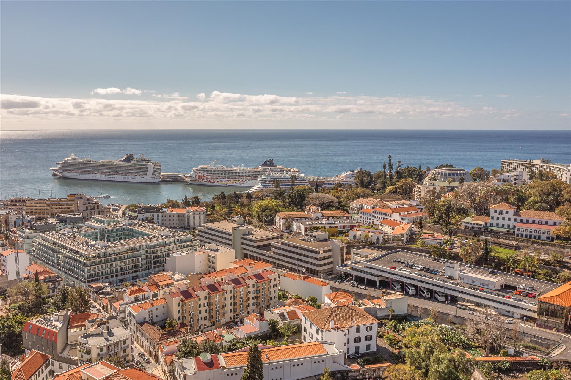 T3 Apartment - Elegance and Comfort in the City Center - Funchal Centrum Building!