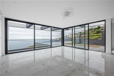 Luxury 3 bedroom villa with pool and an unobstructed sea view, located in Ribeira Brava!