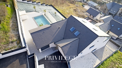 Contemporary house 231m2 - view of Mont Granier