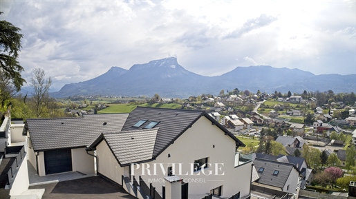 Contemporary house 231m2 - view of Mont Granier
