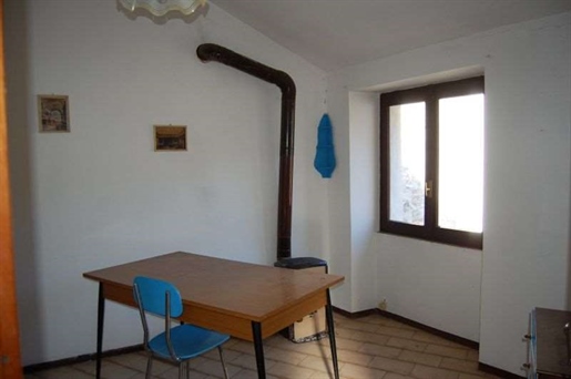 Typisches Haus in Sasso In Menconico Oltrepo' Pavese
