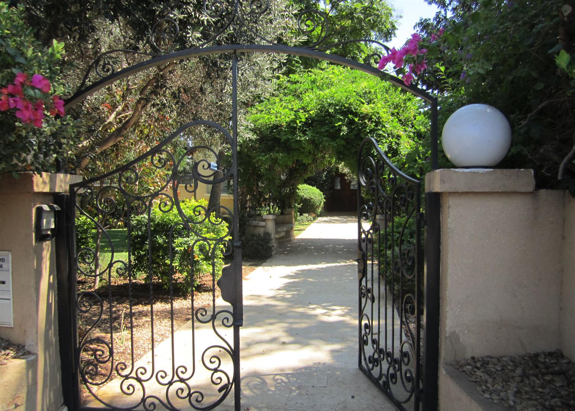 Villa + Plot Of Land - Private- Moshav Yarkona